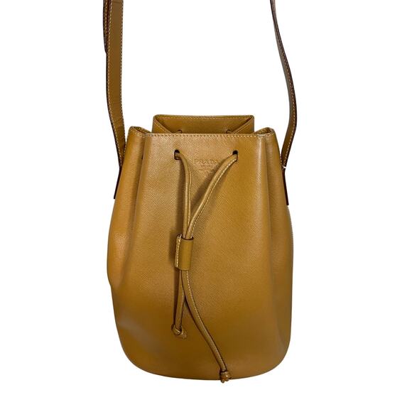 679. Prada Bucket Bag - Stylish and Chic - Picture 3 of 12